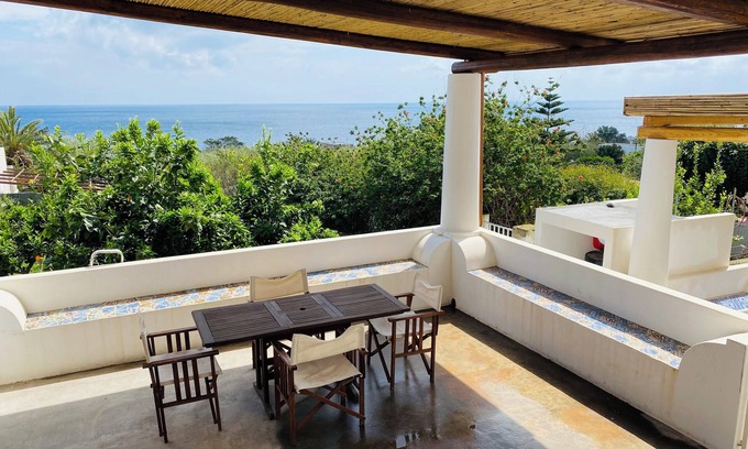 San Vincenzo Casa | Charming 2-bedroom house in gorgeous Stromboli with AC