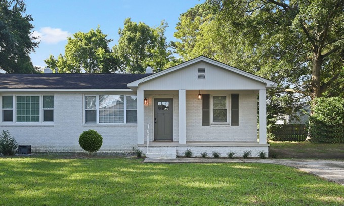 West Ashley Casa | Charming 2-bedroom house in fabulous Charleston