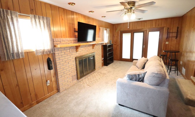 Scott City Casa | Charming, 2-bedroom house in Scott City in a great location!