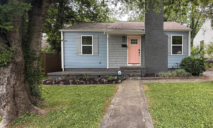 Knoxville Casa | Charming 2-bedroom house in Knoxville with WiFi and AC