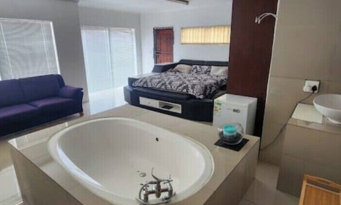 Trawal Casa | Charming 2-bedroom house in fabulous Cape Town with WiFi