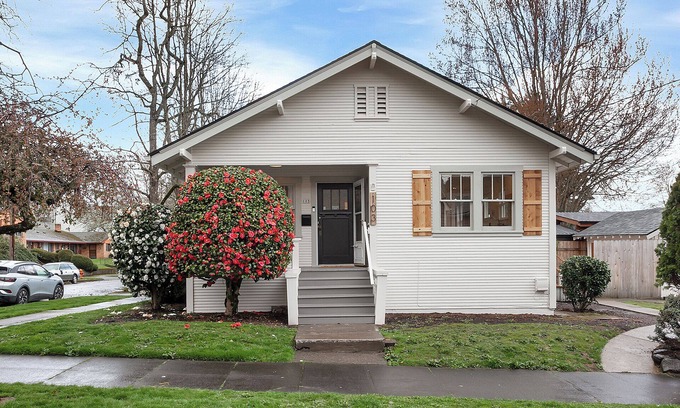 North Tabor Casa | Charming 2-bedroom house with WiFi in NE Portland