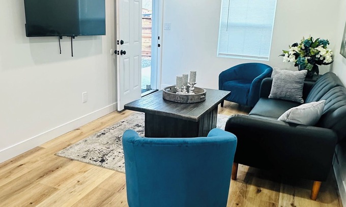West Carson Casa | Charming 2-bedroom house in the South Bay with WiFi, AC