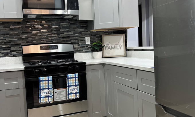 Detroit Casa | Charming 2-bedroom house in amazing Detroit with WiFi