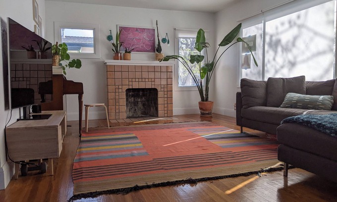 Oakland Casa | Charming 2-bedroom house in East Oakland with AC