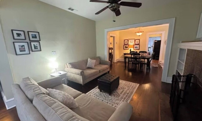College Park Casa | Charming 2-bedroom house with WiFi, AC in vibrant College Park, Orlando