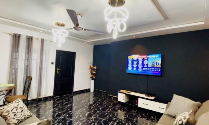 Kumasi Casa | Charming 2-bedroom house with WiFi, AC in delightful Kumasi