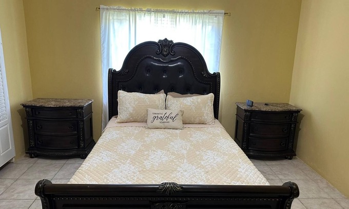 Black River Casa | Charming 2-bedroom house with WiFi, AC in fabulous Black River