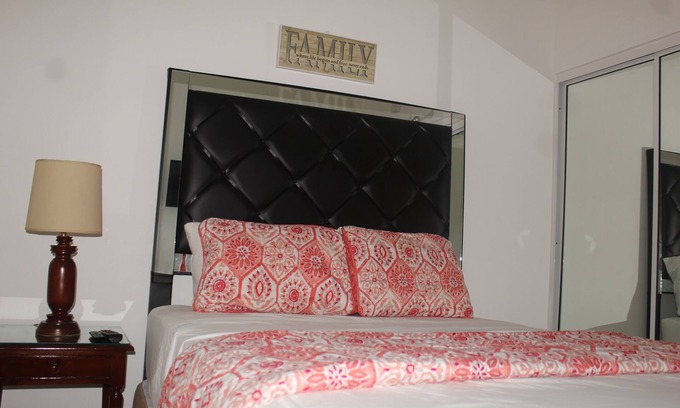New Kingston Apartamento | Charming 2-bedroom Penthouse apartment @The Bromptons New Kingston w/pool & gym