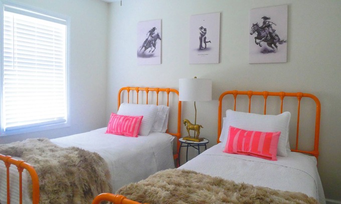 Willard Casa | Charming 2-bedroom pool house on scenic estate - your perfect getaway!