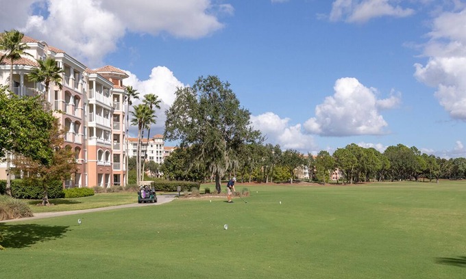Williamsburg Complejo | Charming 2-bedroom resort in enchanting Orlando with fitness room, AC