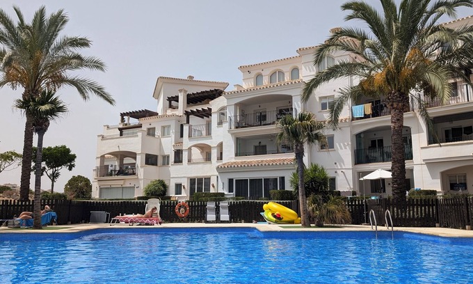 Jeronimo y Avileses y Balsicas de Arriba Complejo | Charming 2-bedroom resort with AC, WiFi in nice Sucina
