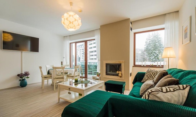 Poiana Brasov Apartamento | Charming 2-Bedroom, Silver Mountain, A Building