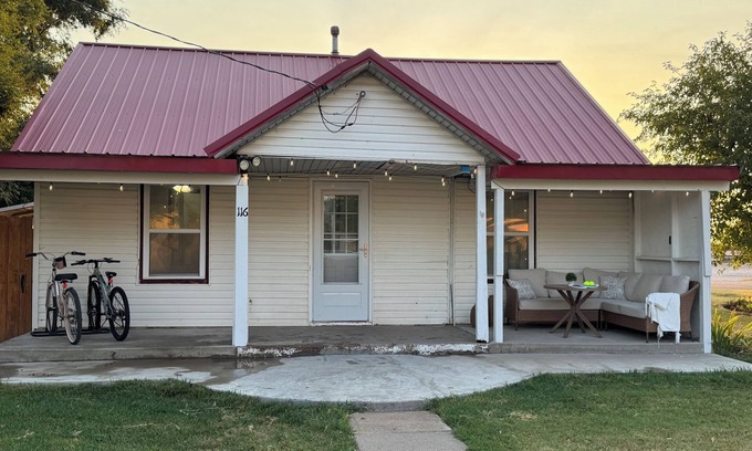 Montezuma Casa | Charming 2-Bedroom Stay in Montezuma – Breakfast Included