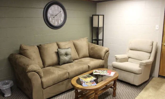 Arnolds Park Apartamento | Charming 2-bedroom basement apartment in wonderful Arnolds Park