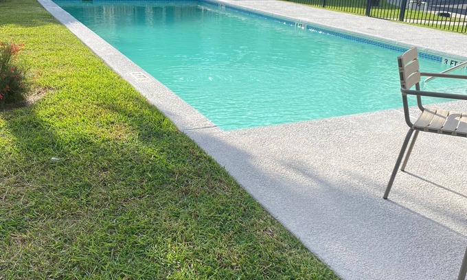 Brownsville Apartamento | Charming 2-bedroom apartment in Brownsville with WiFi and AC