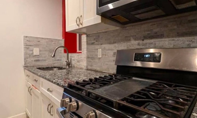 East Orange Casa | Charming 2-bedroom Apartment in East Orange with WiFi and AC