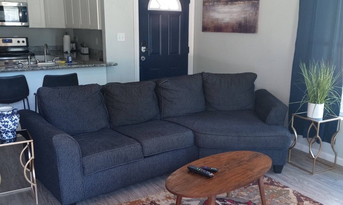 Lake Charles Casa | Charming 2-bedroom townhome with WiFi, AC in tranquil Lake Charles