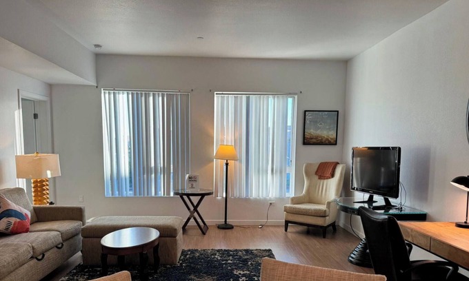 Little Tokyo Casa | Charming 2-Bedroom in DTLA’s Authentic and Vibrant Little Tokyo Zone