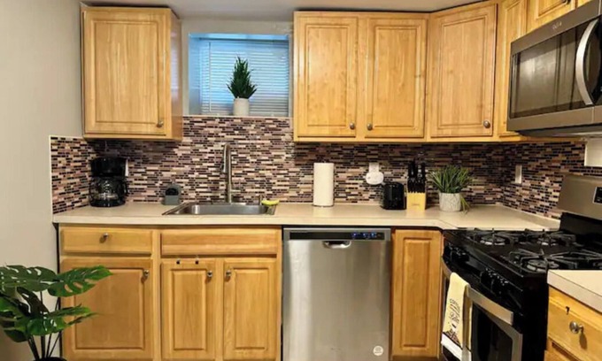 North Bergen Apartamento | Charming 2-bedroom apartment