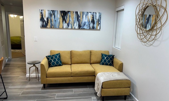 Lower Bal Casa | Charming 2-bedroom house in San Leandro with WiFi and AC