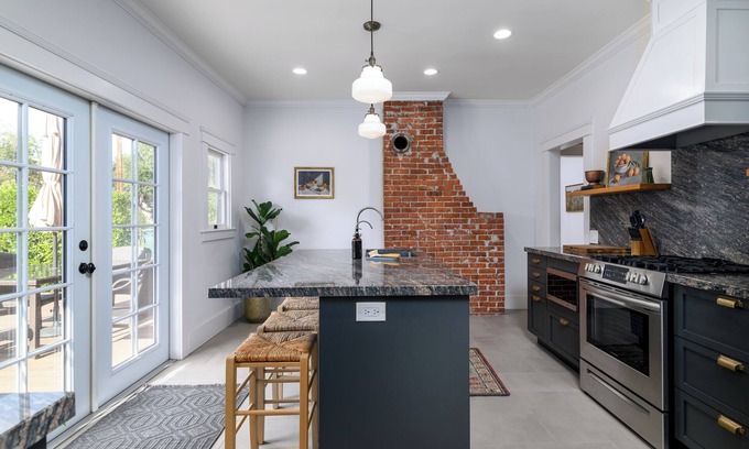 Santa Paula Casa | Charming 2-bedroom bungalow in Santa Paula with WiFi, AC