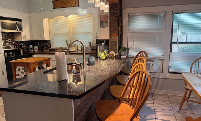 Warrenville Cabaña | Charming 2-bedroom cottage 3 miles from Historic downtown Aiken!