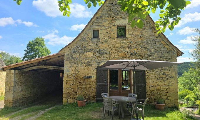 Saint-Andre-dAllas Cabaña | Casa rural con patio, wifi, chimenea, cerca de Sarlat y actividades turísticas