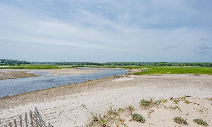 East Sandwich Cabaña | Charming 2 story cottage is located in exclusive Cape Shore Village overlooking Scorton Creek