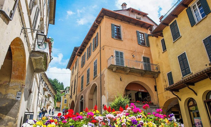 Orta San Giulio Apartamento | Encantador apartamento de 2½ habitaciones en el corazón del mágico casco antiguo de Orta San Giulio