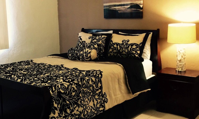 Sinajana Apartamento | ~ 2BD Encanto Condo por Familias ~