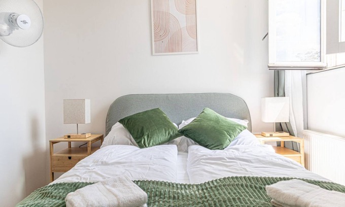 Vienna Apartamento | Charming 2BR+1LR Apt. Modern Design @Donaustadt