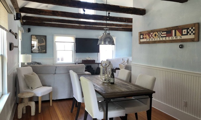 Commercial Street Condominio | 2br / 2ba encantador - pasos 2 playa y todos de Ptown!