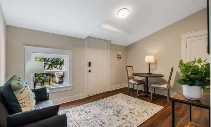 Greenwood Apartamento | Charming 2BR East Nash Duplex, Great Location!