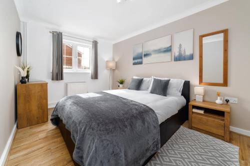 Netley Apartamento | Charming 2BR Ground Floor Flat in Sholing, 11 Mins from City Centre - Recently Set Up with Love