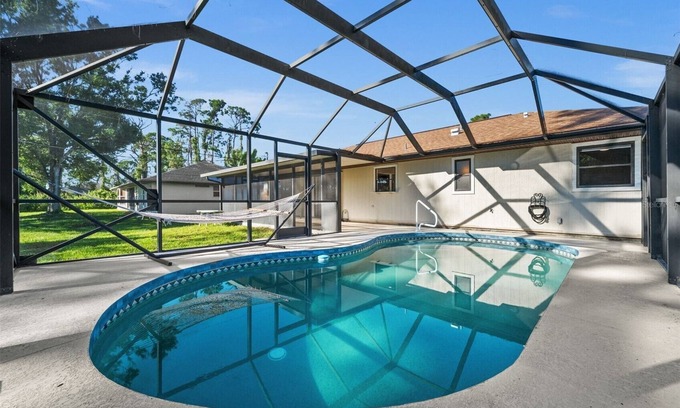 Port Charlotte Casa | Charming 2BR house + Private Pool - heated pool from November to March