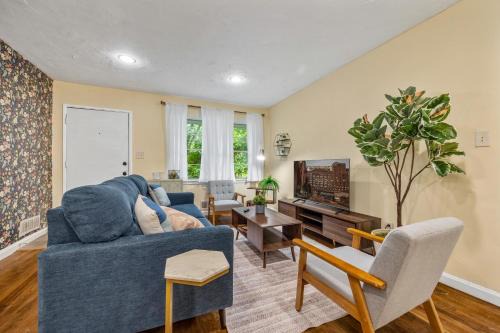 Lindridge-Martin Manor Apartamento | Charming 2BR in Buckhead with Backyard