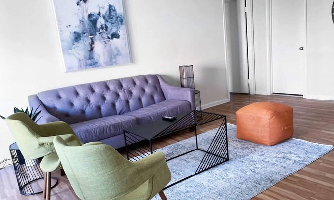 Pentagon City Apartamento | Charming 2BR in Crystal/Pentagon City- Metro/Mall