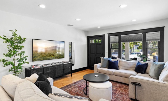 Mid City Casa | Charming 2BR in Heart of LA with Spacious Backyard