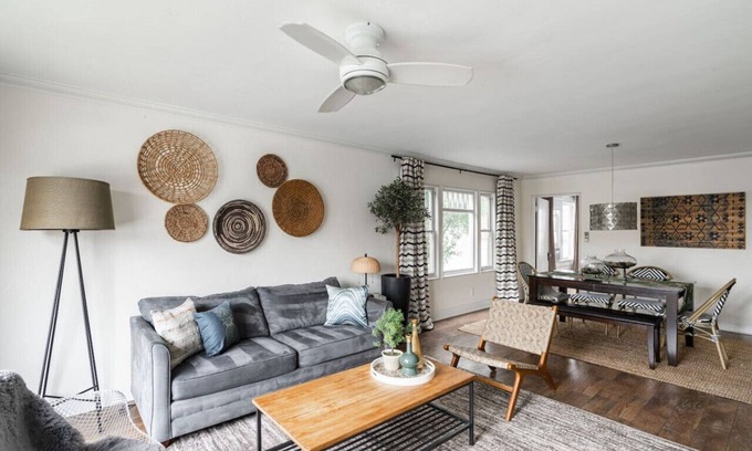 University Heights Apartamento | Nueva encantador Hillcrest 2-BR, cerca de todo!