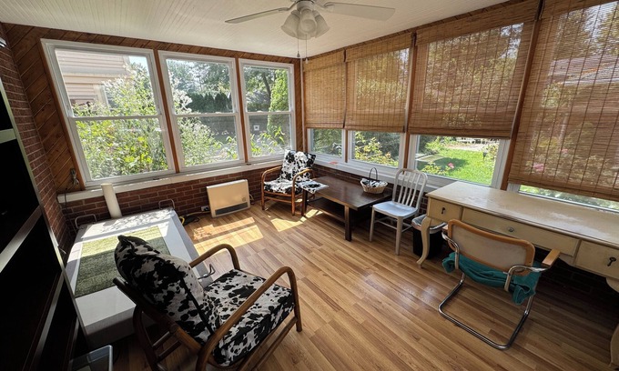 Grosse Pointe Apartamento | Charming 3-bedroom apartment in serene Grosse Pointe Park, close to lake
