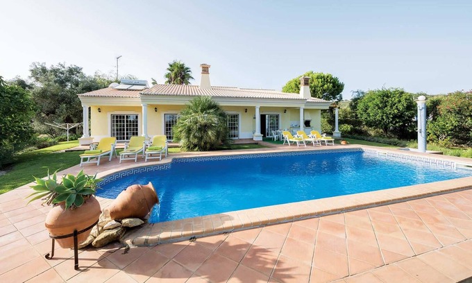 Boliqueime Villa | Villa de campo con piscina privada, césped + corto trayecto en auto a pueblo cercano
