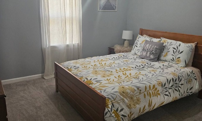 Elizabeth City Casa | Charming 3-bedroom house with AC and WiFi near Downtown Elizabeth City