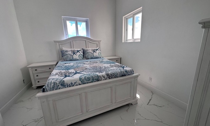 Farmer's Hill Casa | Charming 3-bedroom house with AC in Farmer's Hill