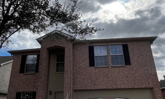 Missouri City Casa | Charming 3-bedroom house in Missouri City with WiFi access