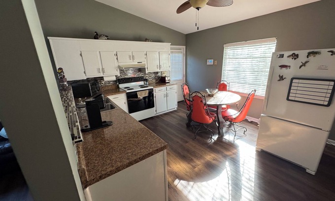 Moncks Corner Casa | Charming 3-bedroom house within a mile of lake access in Moncks Corner