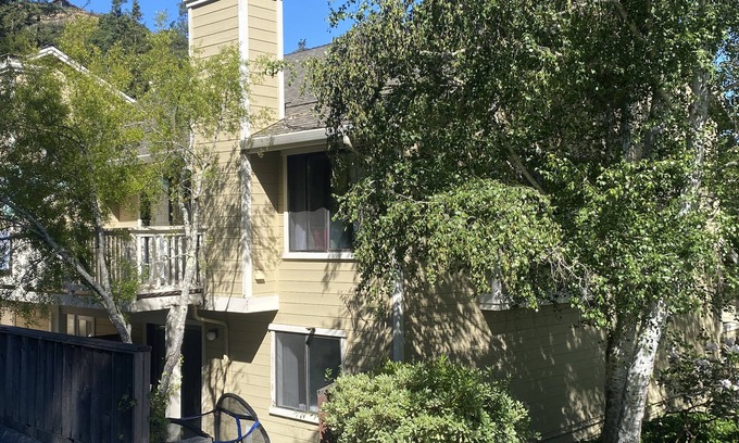 Scotts Valley Casa | Charming 3-bedroom townhome in Scotts Valley with AC, WiFi and a pool