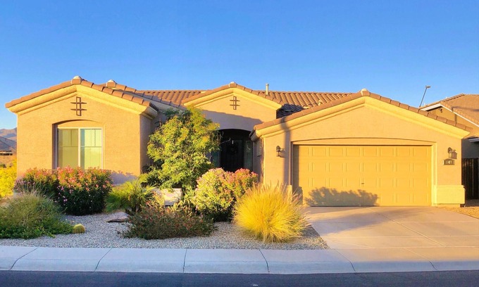 Surprise Farms Casa | Charming 3 bedroom 2 bathroom home in Surprise with large, beautiful, yard.