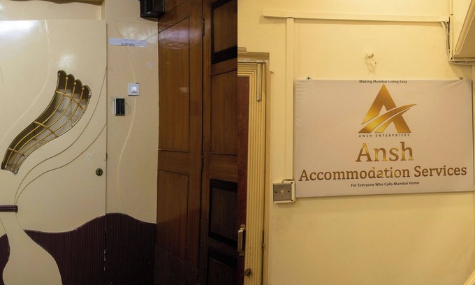 Vile Parle West Apartamento | Charming 3-bedroom apartment with AC in marvelous Mumbai
