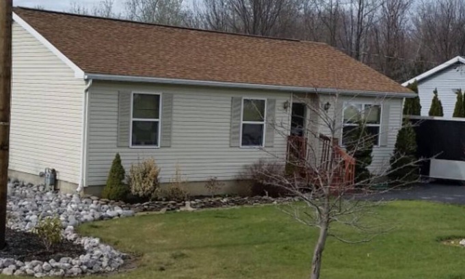 Harborcreek Casa | Charming 3-bedroom building in Harborcreek with WiFi, AC. Private and quiet